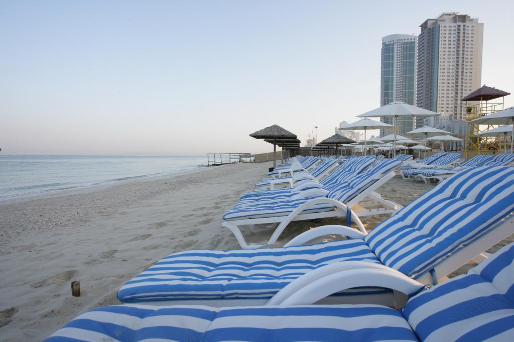 Ramada by Wyndham Beach Hotel Ajman Bagian luar foto